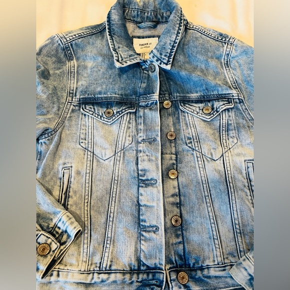 FOREVER 21 Light Blue Jean Jacket. All Cotton. Jeans Jacket - Picture 12 of 15